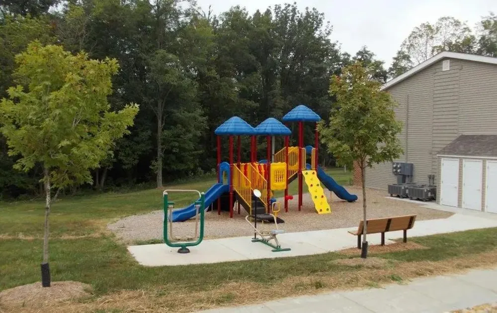808 Treewood Dr Hillsboro, OH 45133