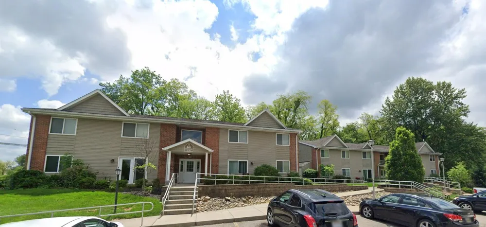 808 Treewood Dr Hillsboro, OH 45133