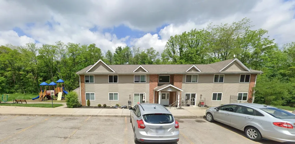 808 Treewood Dr Hillsboro, OH 45133