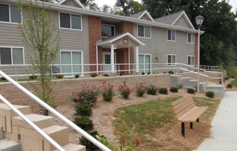 808 Treewood Dr Hillsboro, OH 45133
