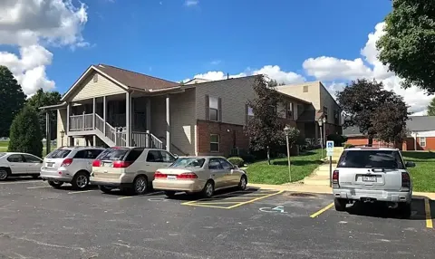 201 W Main St