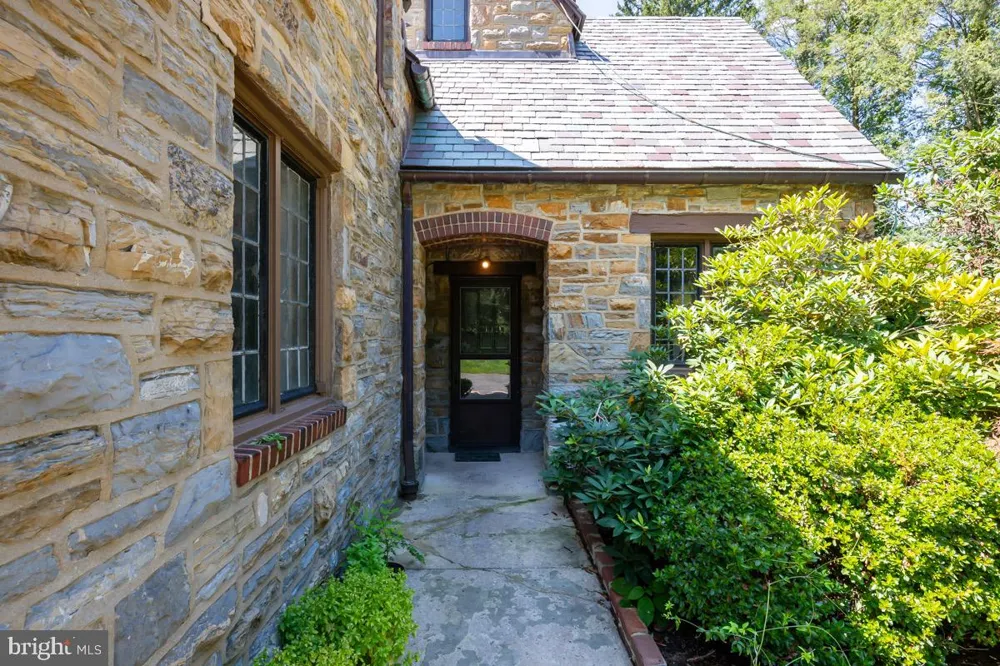 1804 BERNVILLE ROAD Reading, PA 19601