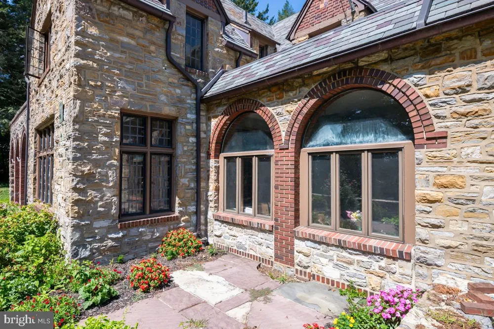 1804 BERNVILLE ROAD Reading, PA 19601