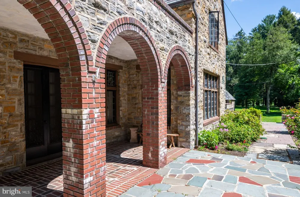 1804 BERNVILLE ROAD Reading, PA 19601