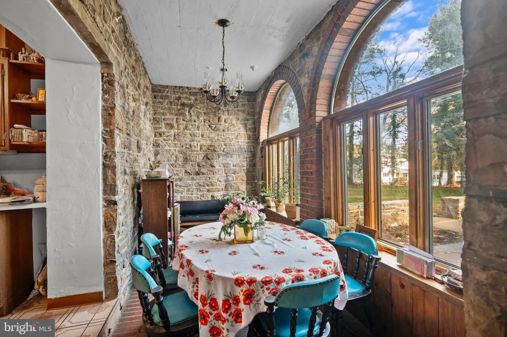 1804 BERNVILLE ROAD Reading, PA 19601
