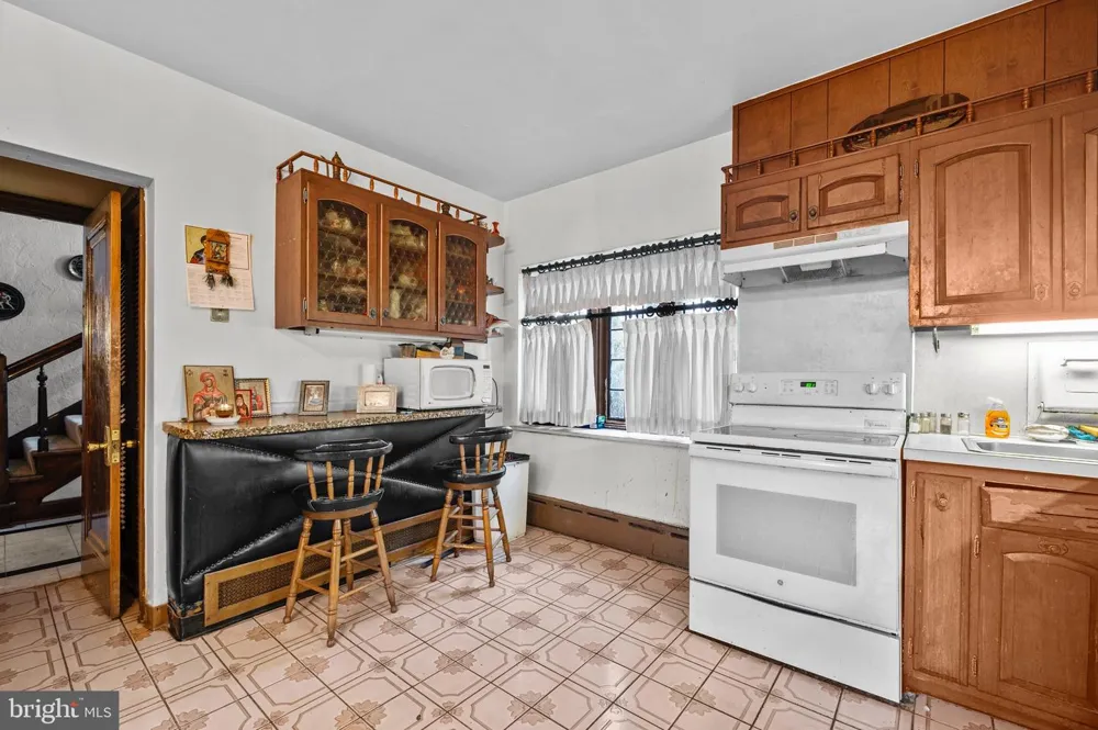 1804 BERNVILLE ROAD Reading, PA 19601