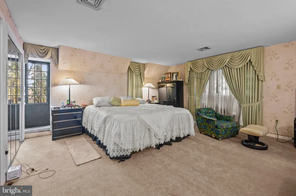 1804 BERNVILLE ROAD Reading, PA 19601
