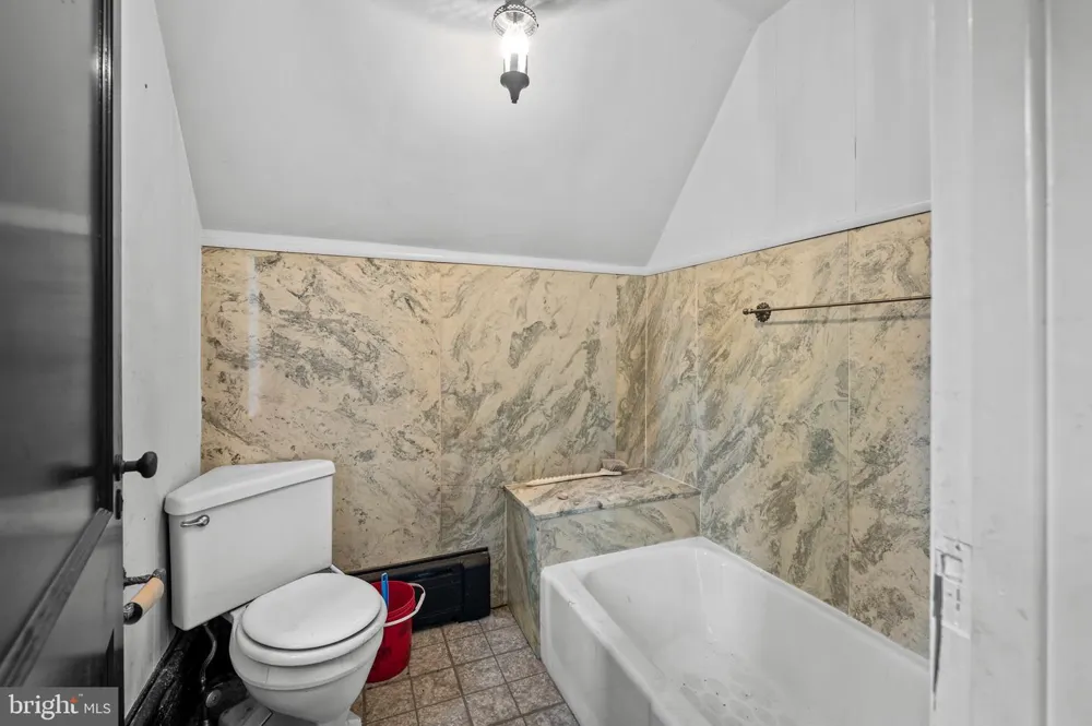 1804 BERNVILLE ROAD Reading, PA 19601