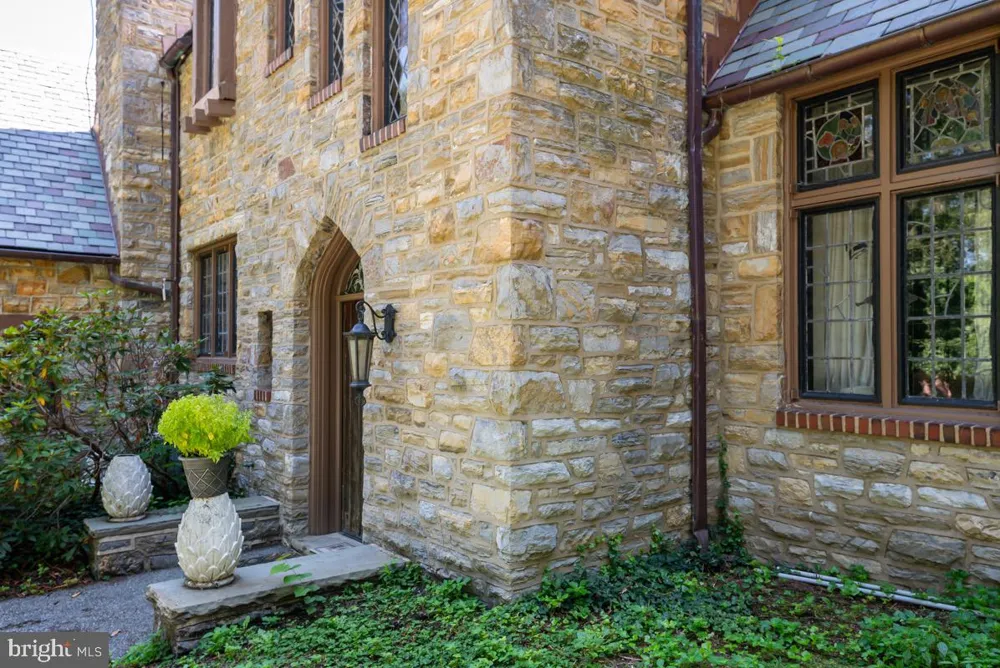 1804 BERNVILLE ROAD Reading, PA 19601