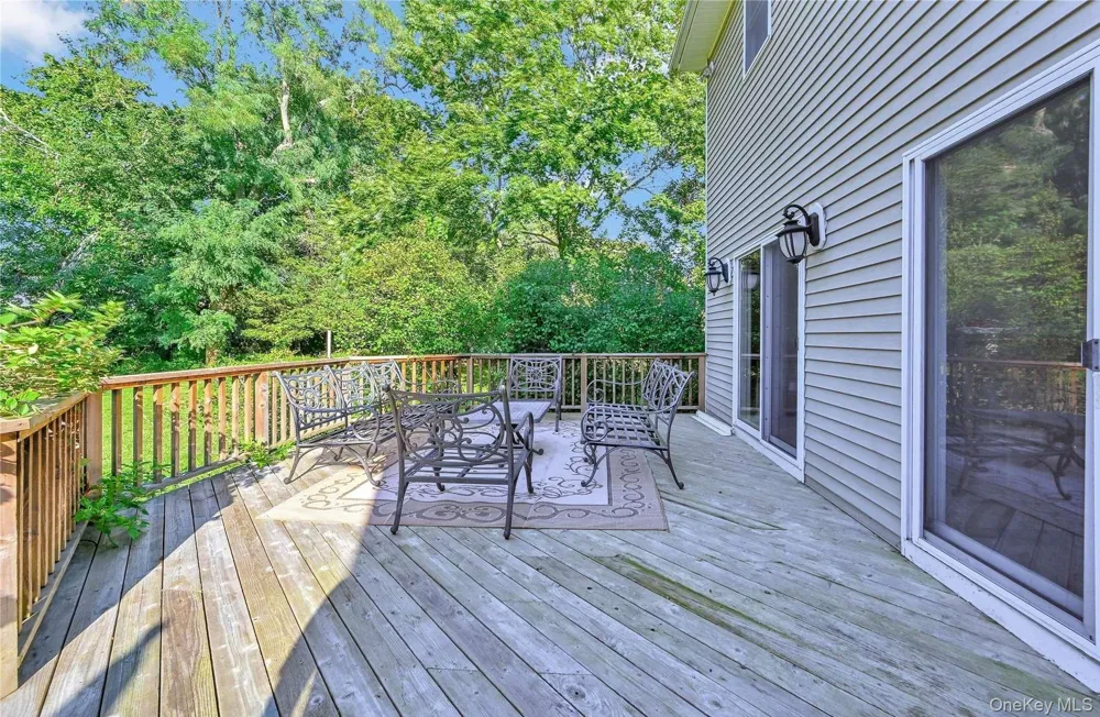 215 Kouros Road New Suffolk, NY 11956