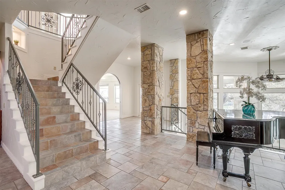 5010 Comanche Vista Court De Cordova, TX 76049