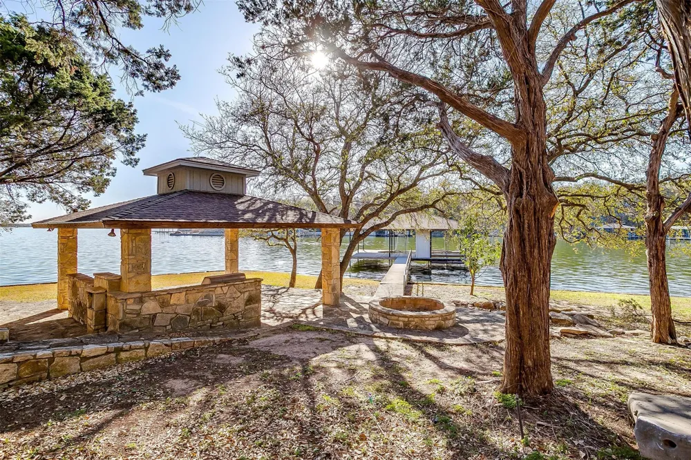 5010 Comanche Vista Court De Cordova, TX 76049