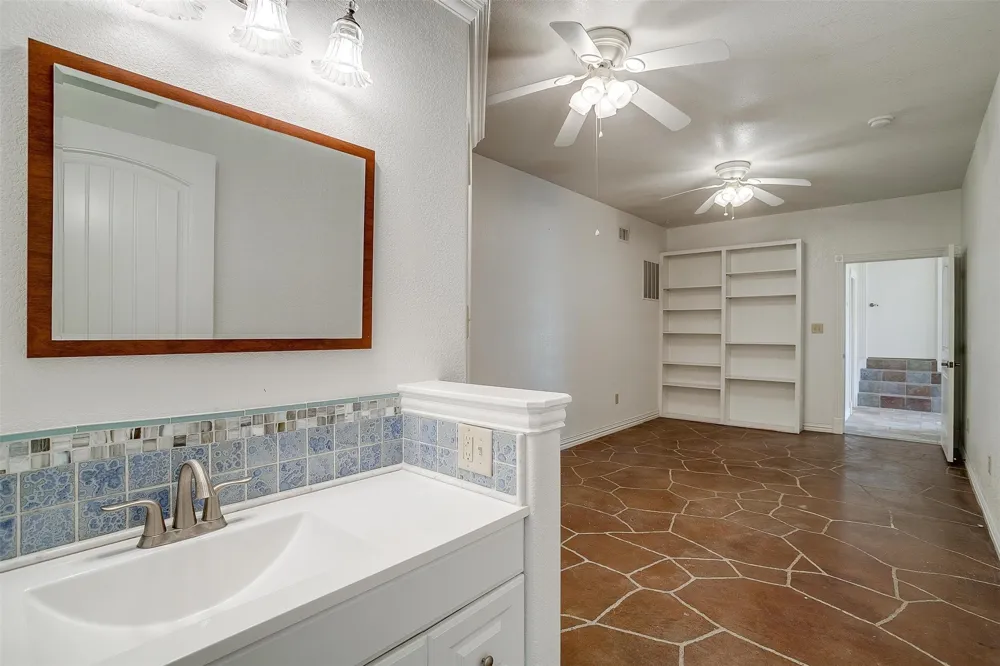 5010 Comanche Vista Court De Cordova, TX 76049
