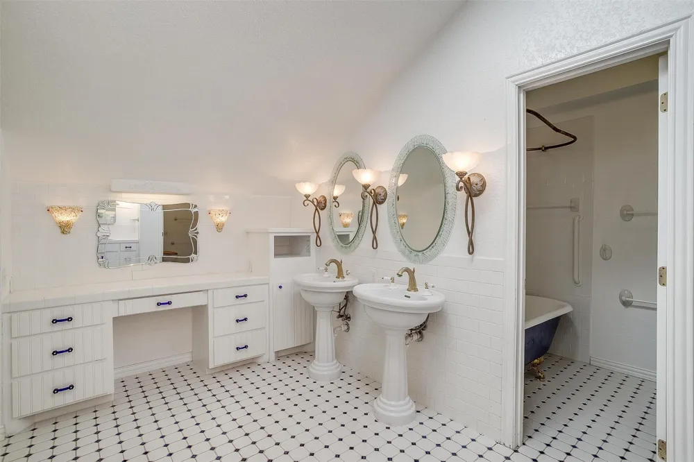 5010 Comanche Vista Court De Cordova, TX 76049
