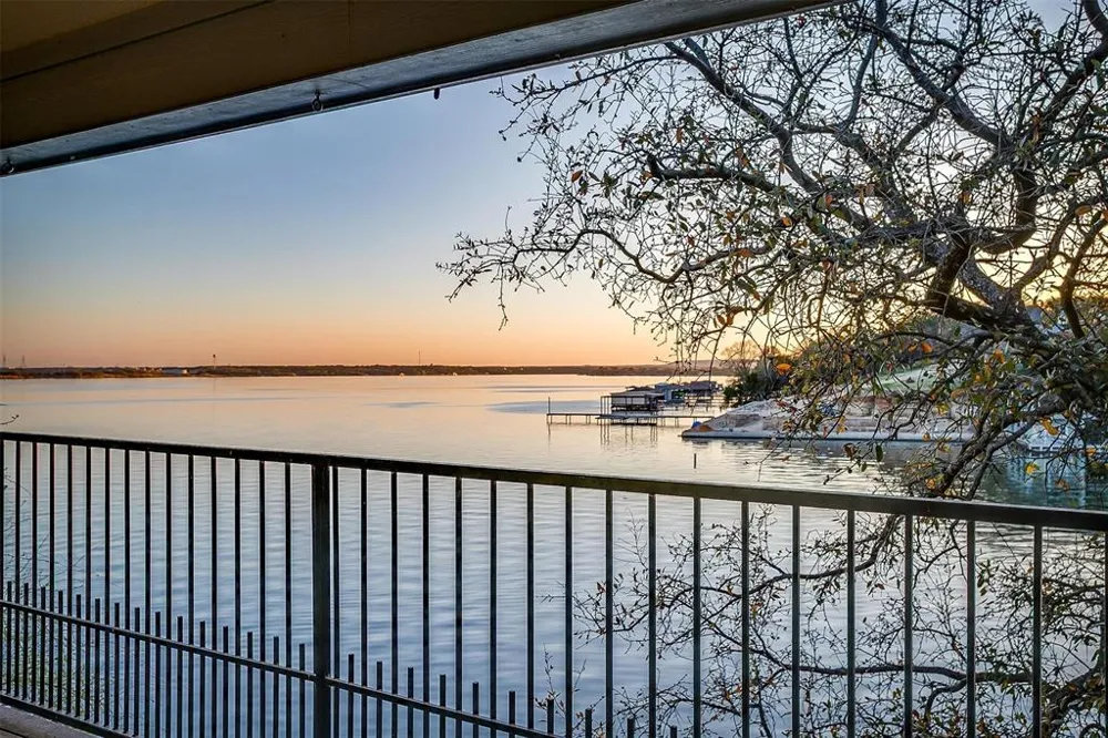 5010 Comanche Vista Court De Cordova, TX 76049