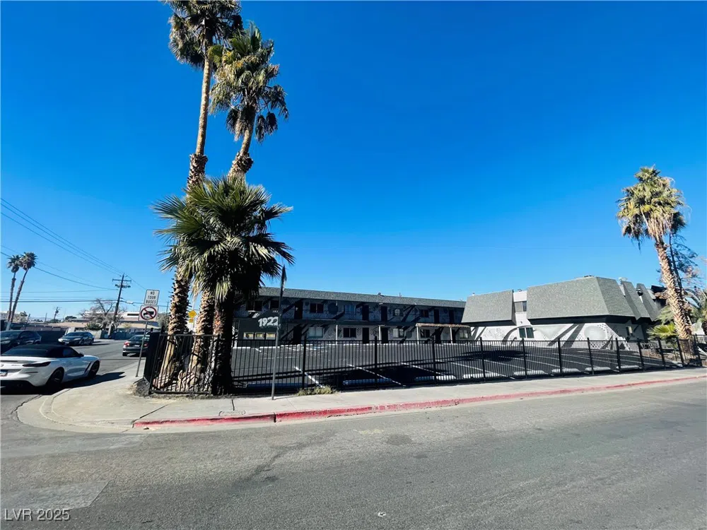 1922 Fairfield Avenue #211 Las Vegas, NV 89102