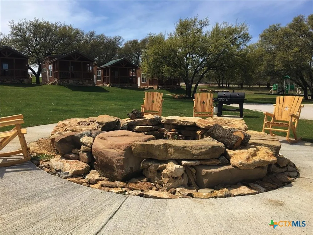 986 Lake Breeze Drive Brownwood, TX 76801