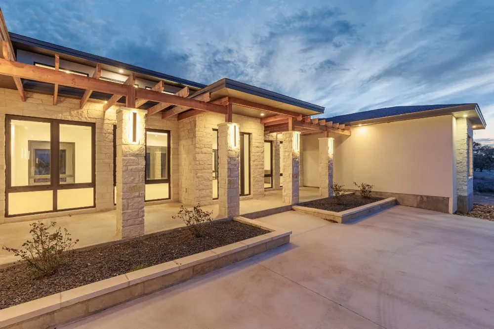 6425 Ranch Road 962 W Round Mountain, TX 78663