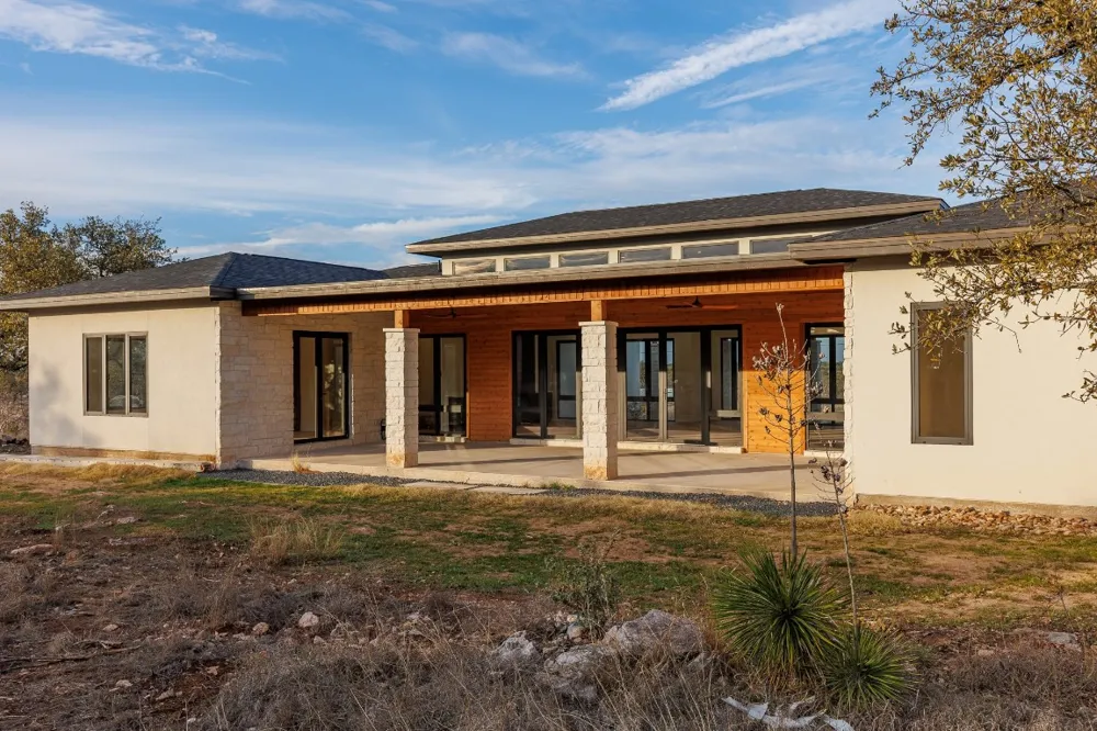 6425 Ranch Road 962 W Round Mountain, TX 78663
