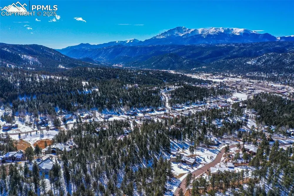 271 Thunder Ridge Drive Woodland Park, CO 80863