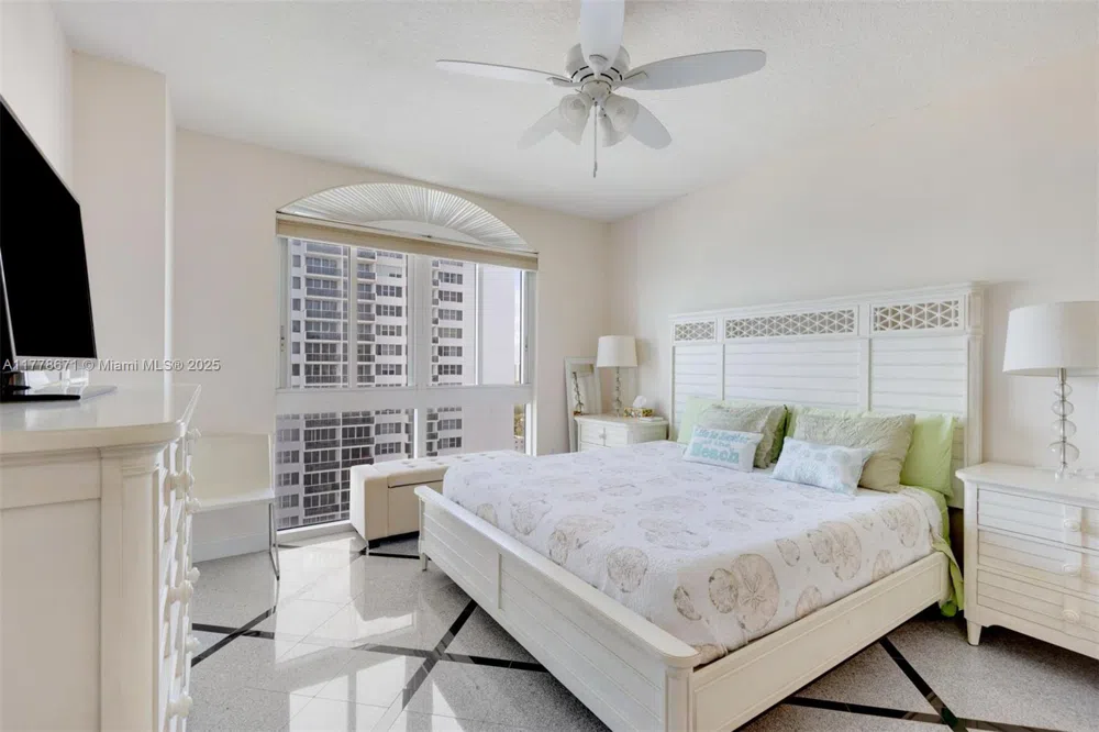 2080 S Ocean Dr #PH9 Hallandale Beach, FL 33009