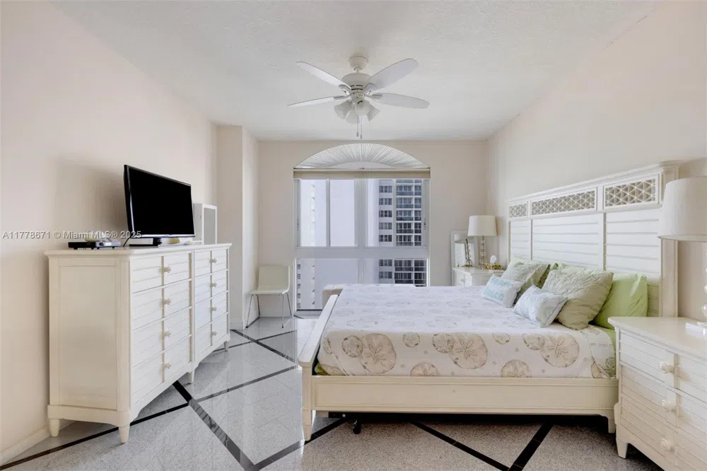 2080 S Ocean Dr #PH9 Hallandale Beach, FL 33009