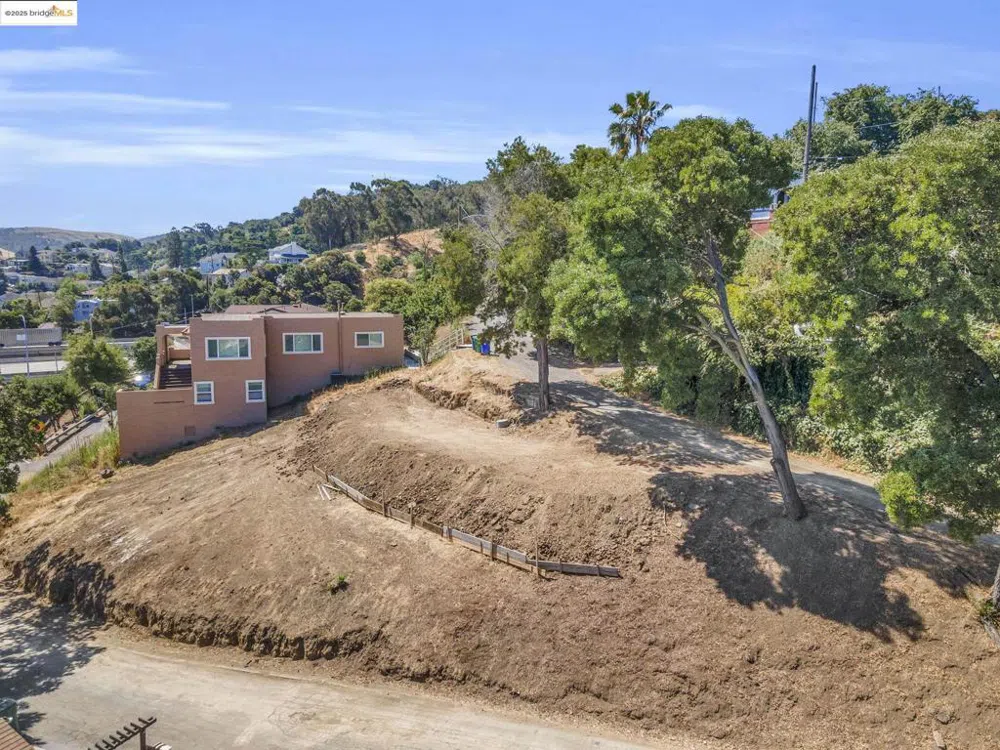 125 Kendall Ave Crockett, CA 94525
