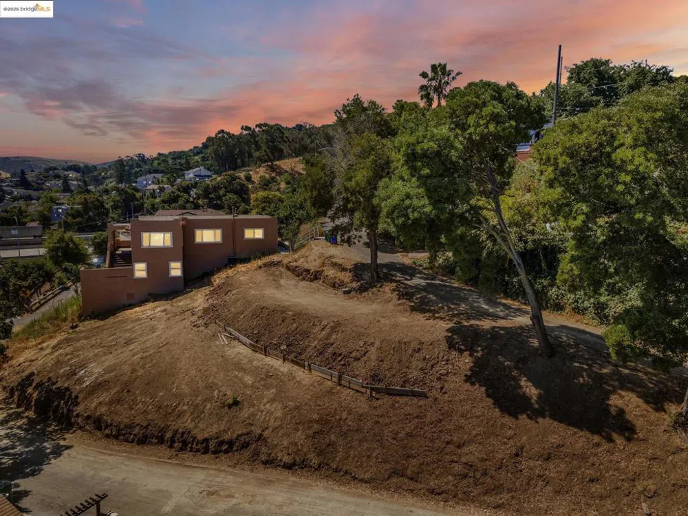 125 Kendall Ave Crockett, CA 94525