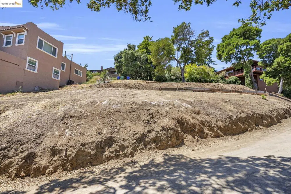 125 Kendall Ave Crockett, CA 94525