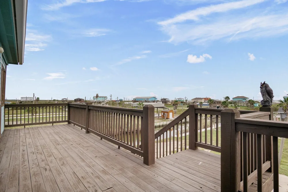 1086 Pennington Street Gilchrist, TX 77617