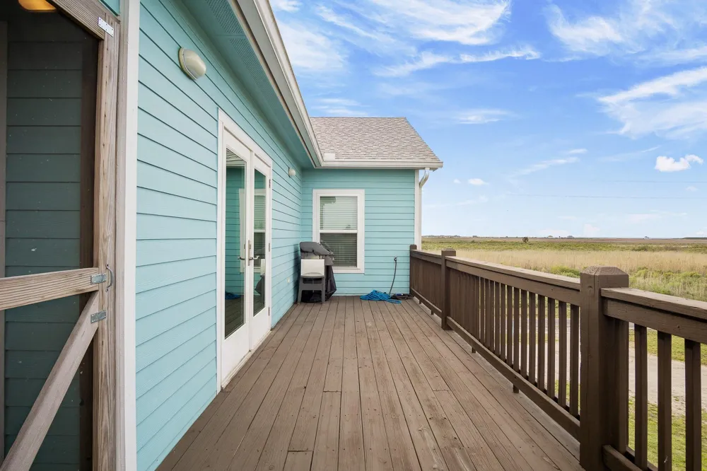 1086 Pennington Street Gilchrist, TX 77617