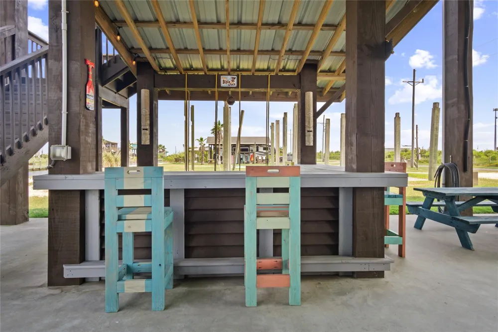 1086 Pennington Street Gilchrist, TX 77617