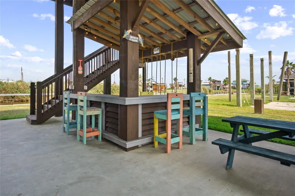 1086 Pennington Street Gilchrist, TX 77617