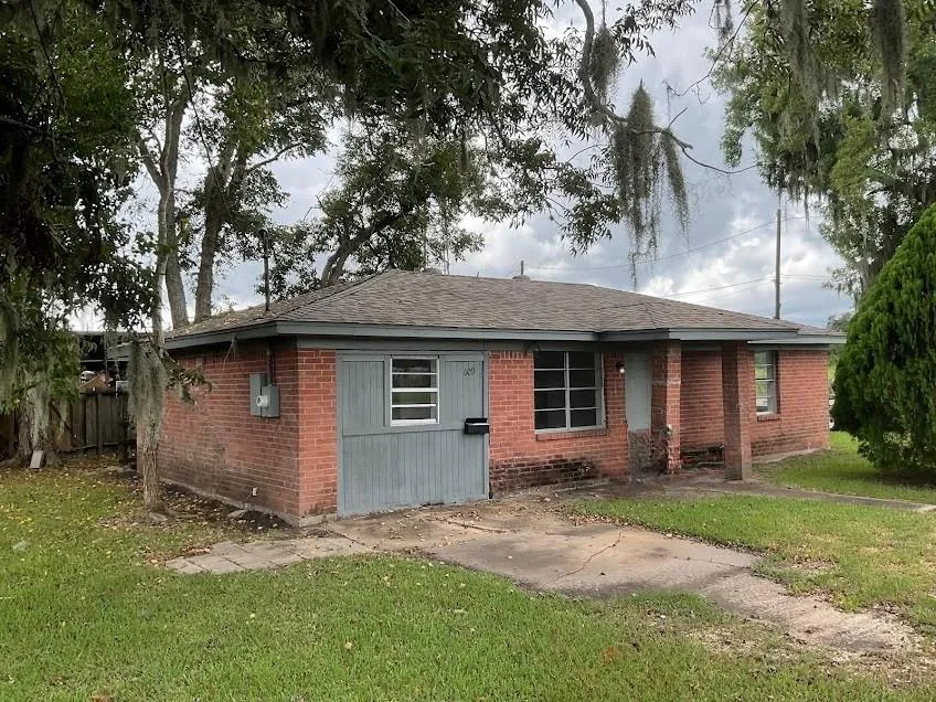 609 W 6th Street Sweeny, TX 77480