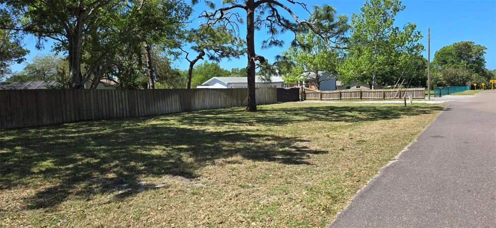 13296 98TH AVENUE Seminole, FL 33776