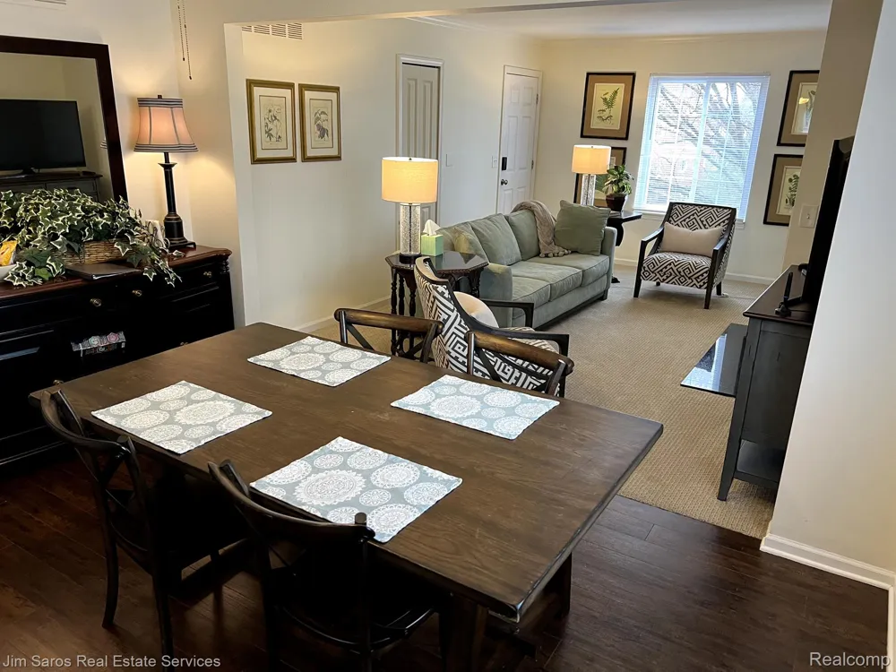 906 NEFF ROAD Grosse Pointe City, MI 48230