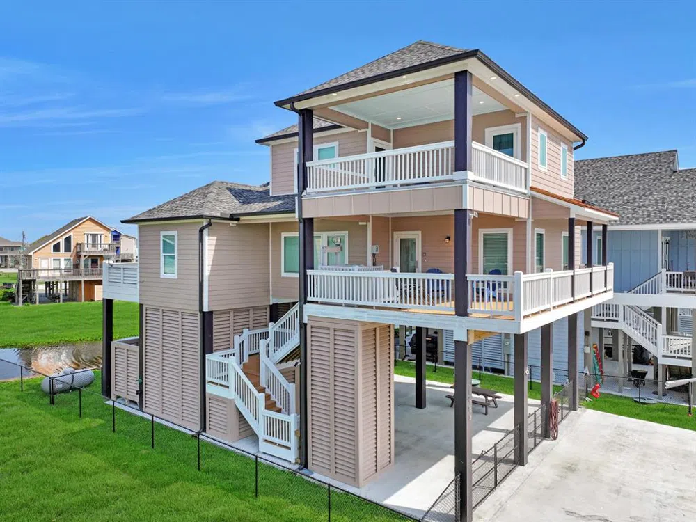 1983 Royalville Court Port Bolivar, TX 77650