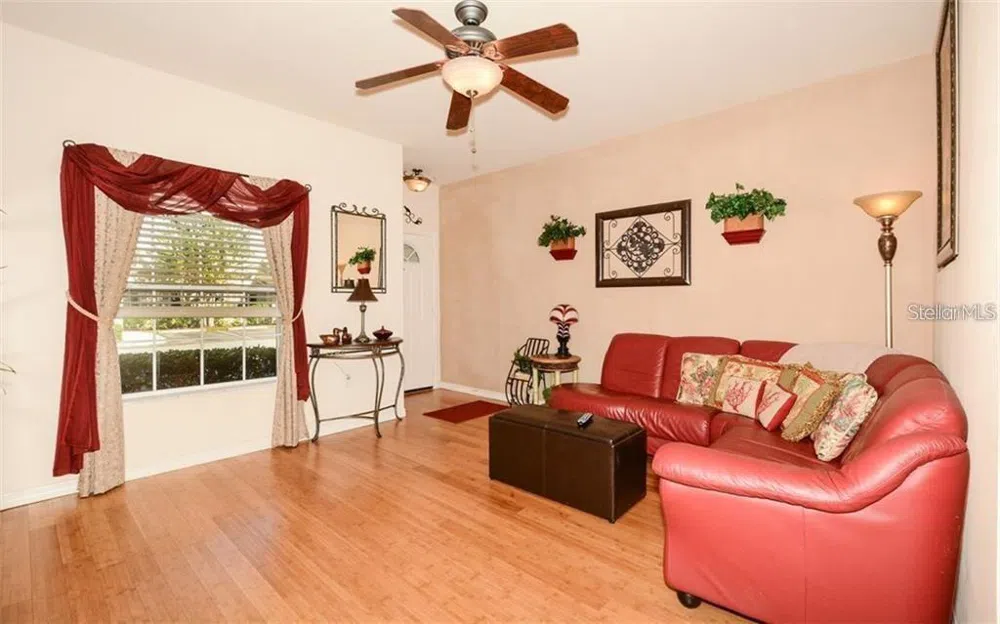7685 PLANTATION CIRCLE #B University Park, FL 34201