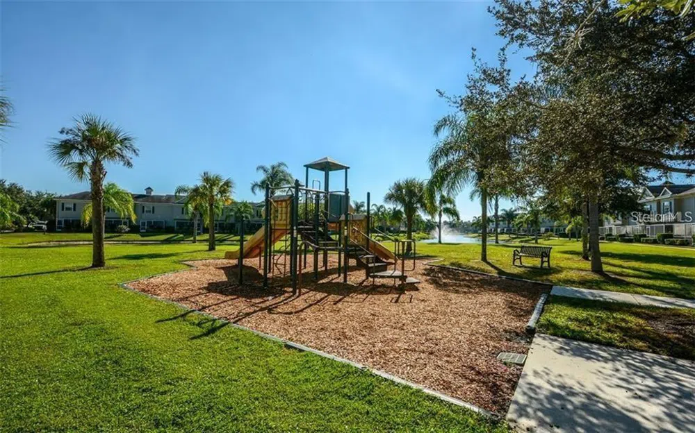 7685 PLANTATION CIRCLE #B University Park, FL 34201