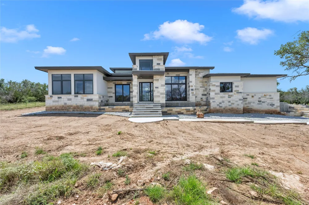 6507 Ranch Rd 962 W Round Mountain, TX 78663
