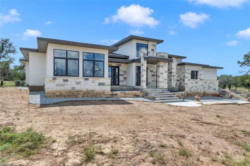6507 Ranch Rd 962 W Round Mountain, TX 78663