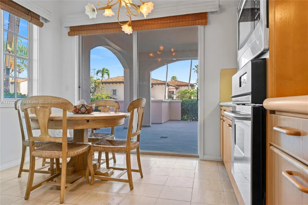 19112 Fisher Island Dr #19112 Miami Beach, FL 33109