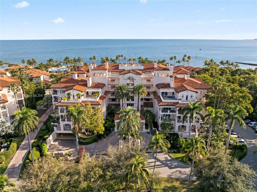 19133 Fisher Island Dr #19133 Miami Beach, FL 33109