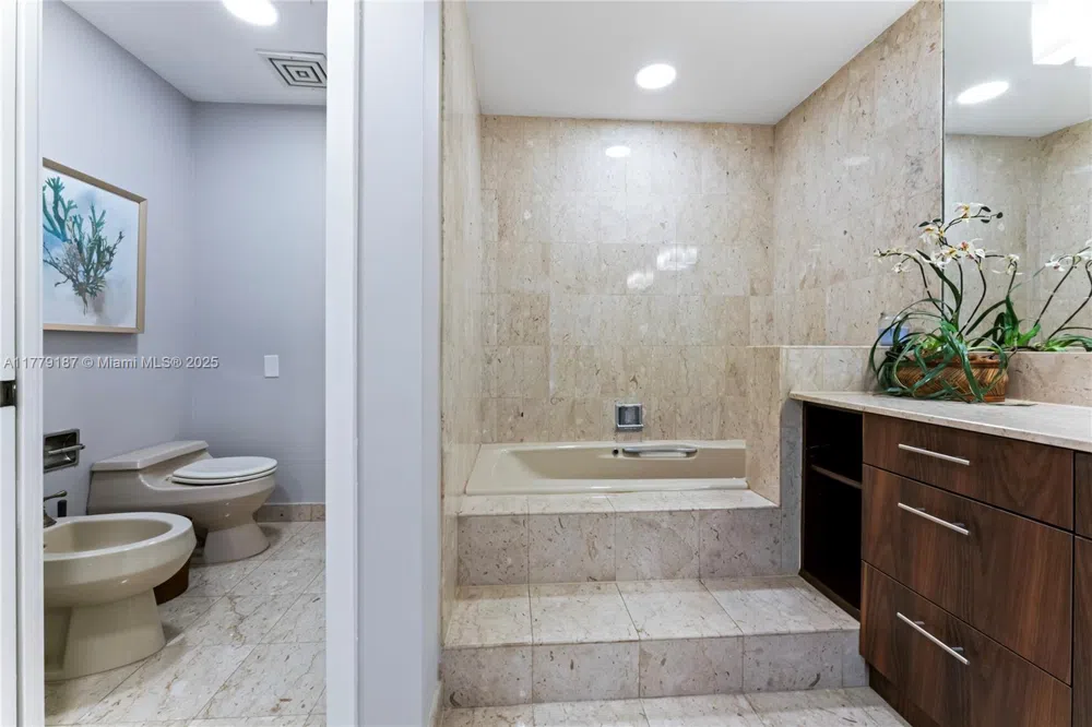 19133 Fisher Island Dr #19133 Miami Beach, FL 33109