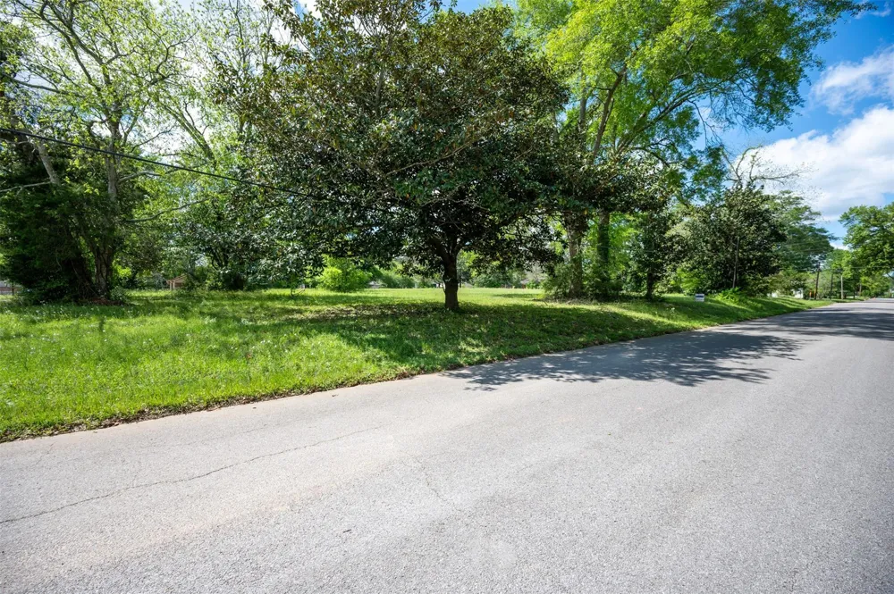 Dogwood St Woodville, TX 75979