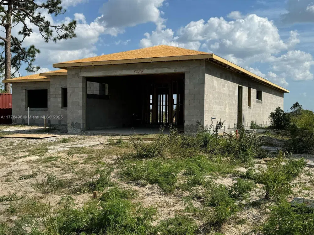 509 Glendale Ave La Belle, FL 33935