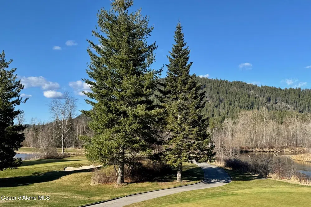 101 Green Monarch Lane Sandpoint, ID 83864