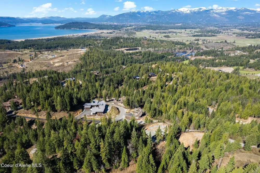 101 Green Monarch Lane Sandpoint, ID 83864