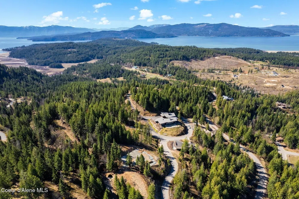 101 Green Monarch Lane Sandpoint, ID 83864