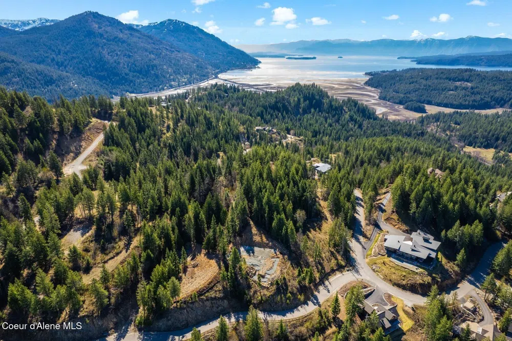 101 Green Monarch Lane Sandpoint, ID 83864